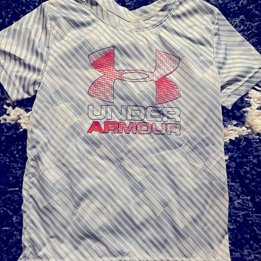 4t UA shirt